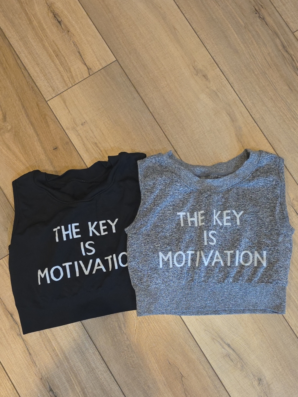 'The Key Is Motivation' Cropped Workout Tops - Black & Gray Size M/L